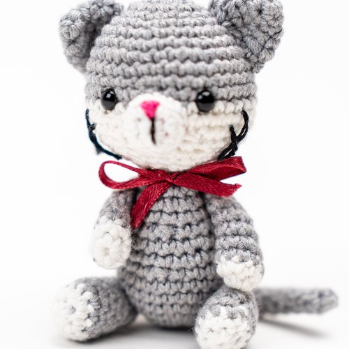 Amigurumi chaton gris