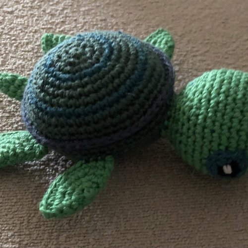 Amigurumi tortue verte
