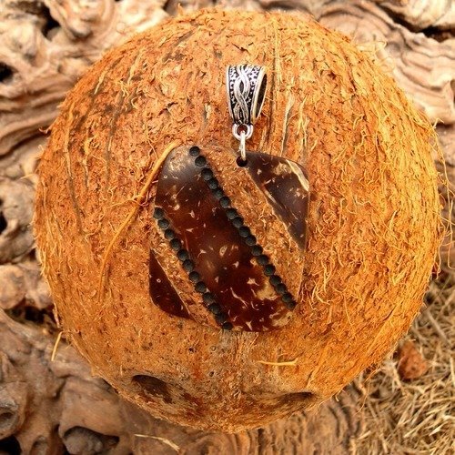 Pendentif noix de coco
