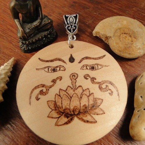 Pendentif yeux de bouddha