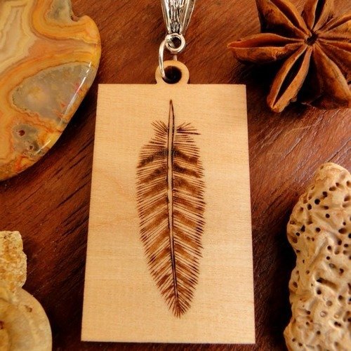 Pendentif plume style amérindien 