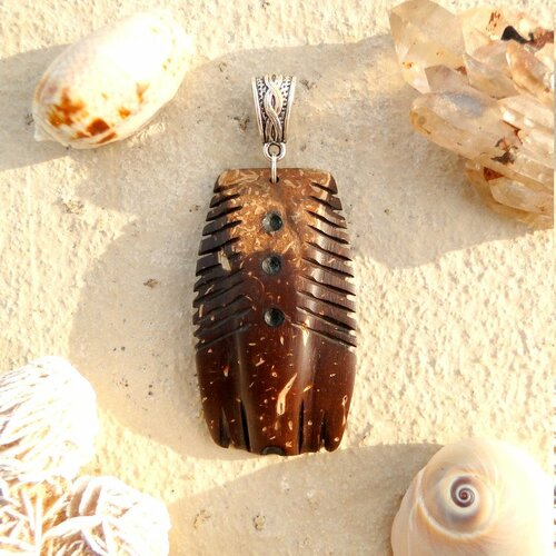 Pendentif ethnique noix de coco