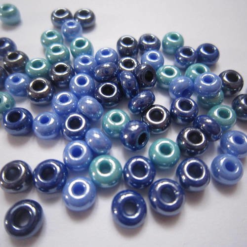 Lot de 10 g de perles de verre de différents tons de bleu