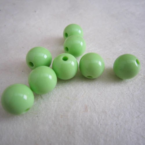Perles rondes vert pâle en résine - 8 mm - lot de 8