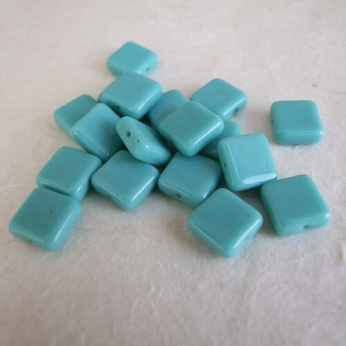 Perles palets carrés en verre opaque vert turquoise - 8 mm