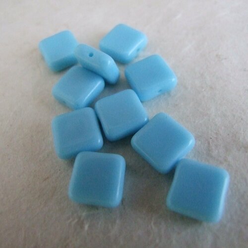 Perles palets carrés en verre opaque bleu turquoise - 8 mm