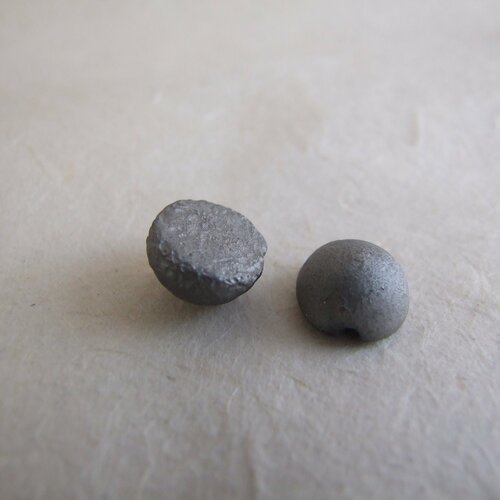 Perles dome bead en verre de bohême - etched labrador matte full - argenté foncé mat - lot de 2