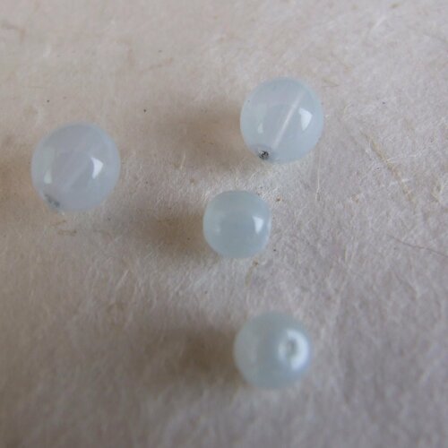 Perles rondes en verre cristal bleu clair transparent  - lot de 4