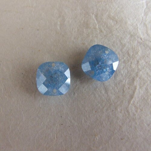 Perle carrée en zirconium - bleu - 10 mm