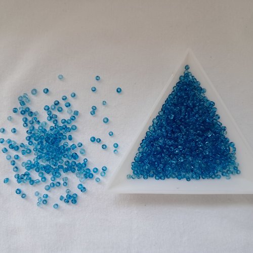 Lot de perles de rocaille bleu , diamètre 1,5 mm - 11 g