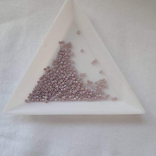 Miyuki delica 11/0 db0158 - opaque mauve ab