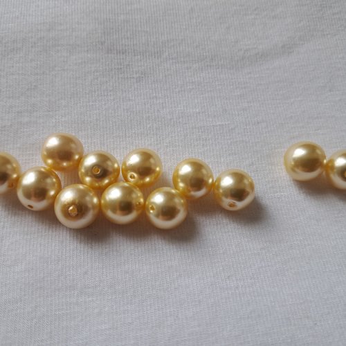 Lot de 12 perles beige doré effet nacré