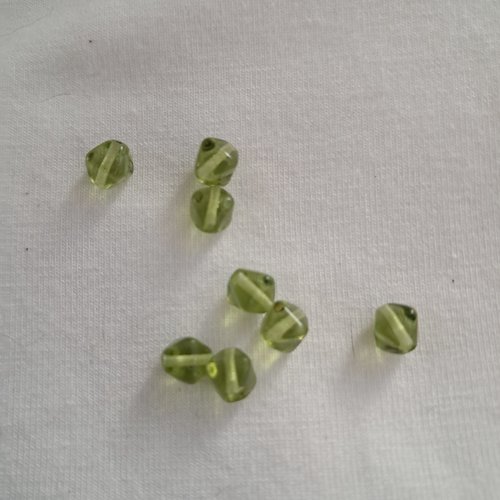 Perles toupies vertes en verre - lot de 8