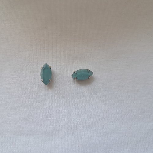 Lot de 2 navettes swarovski bleu pâle montées sur sertissure