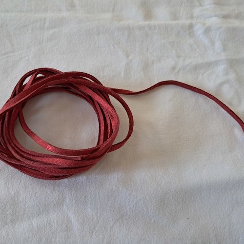 Lacet suédine rouge brillant - 3 mm - vendu par 10 cm