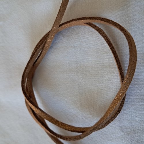 Lacet suédine marron clair brillant - 3 mm - 59 cm