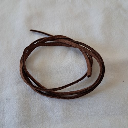 Lacet suédine marron foncé cuivré - 3 mm - 60 cm