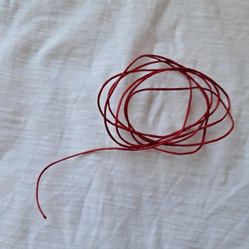 Fil de cuir rouge - 1 mm