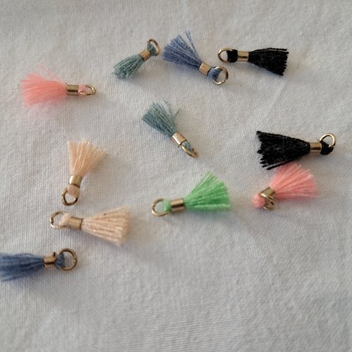 Pompons en coton multicolore - lot de 11