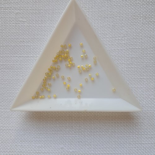 Miyuki delica 11/0 db2041 - luminous honeycomb