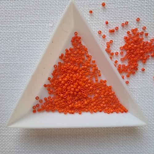 Miyuki delica 11/0 db0752 - mat opaque orange