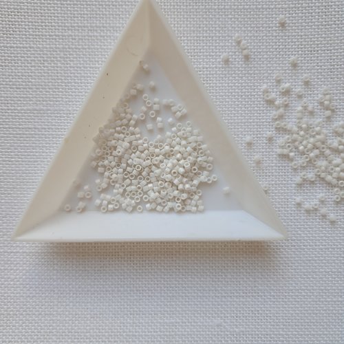 Miyuki delica 11/0 db0351 - mat opaque white