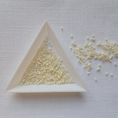 Miyuki delica 11/0 db1491 - opaque pale yellow