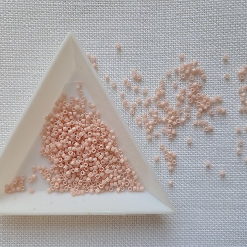 Miyuki delica 11/0 db0206 - opaque salmon