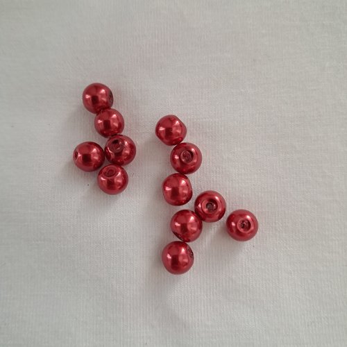 Lot de 12 perles rouges effet métallisé