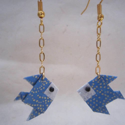 Boucles d'oreille poissons en origami de papier japonais bleu et doré