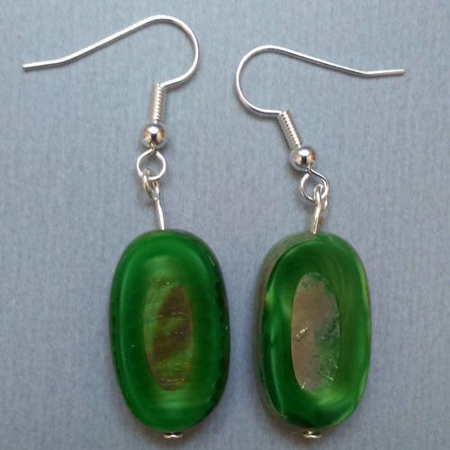 Boucles d'oreille en perle de verre verte imitation pierre