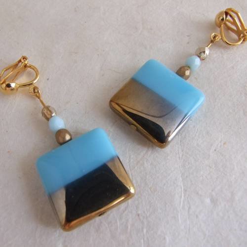 Boucles d'oreille clips en perles de verre carrées dorées et bleu turquoise