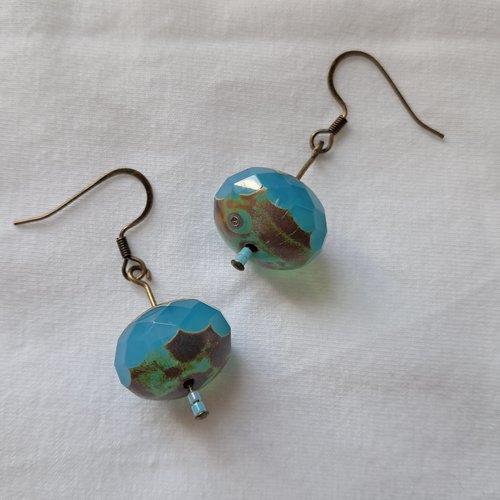 Boucles d'oreille en perles de verre bleu turquoise, monture bronze