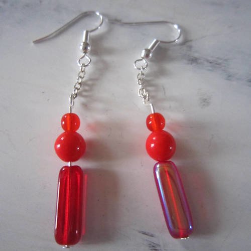 Boucles d'oreille en perles de verre rouge