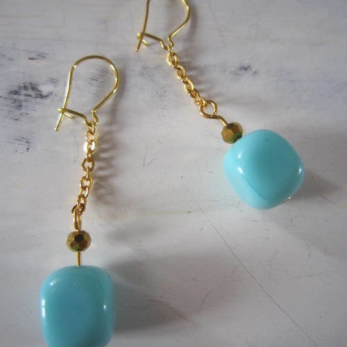 Boucles d'oreille en perle de verre turquoise et doré
