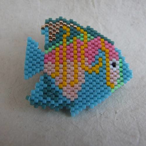 Broche poisson tropical en perles miyuki - tête bleu et rose