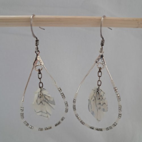 Boucles d'oreille créoles gouttes, feuille en origami de papier japonais - beige et argent