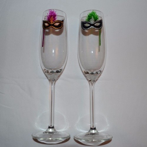 2 flûtes à champagne mariage peintes  "masque fuchsia et masque vert"