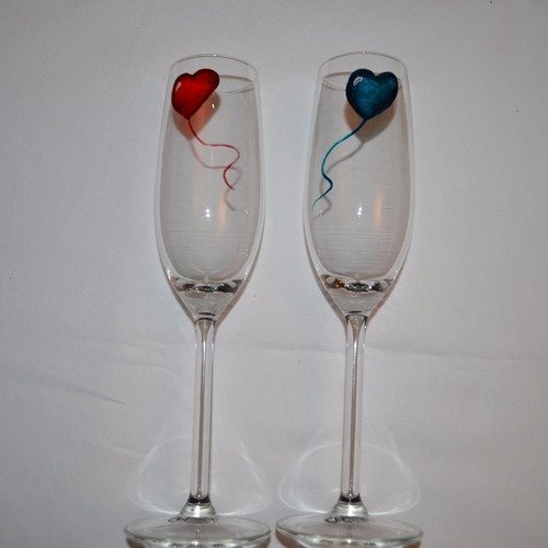 2 flûtes à champagne mariage peintes  "coeur rouge et coeur turquoise"