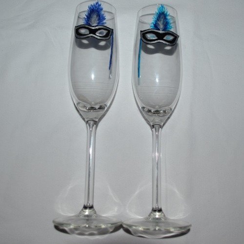2 flûtes à champagne mariage peintes  "masque turquoise et masque bleu"