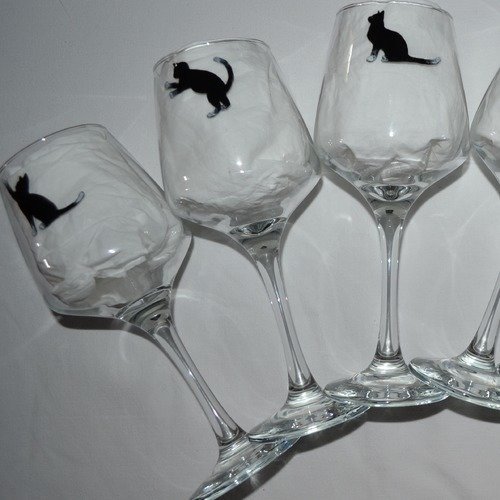 6 grands verres à vin peints "chats noir et blanc"