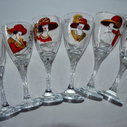 6 verres à vin peints "femmes aux chapeaux rouge et or" 1ère série