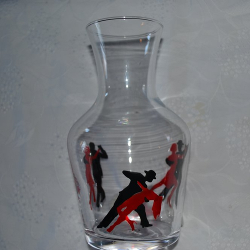 Carafe (ou vase) en verre peint "danseurs de tango en rouge et noir"