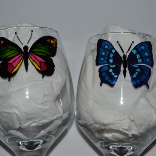 6 verres à vin peints "papillons multicolore"