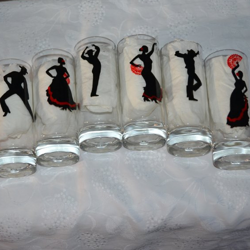 6 verres peints danseurs de flamenco en noir et rouge