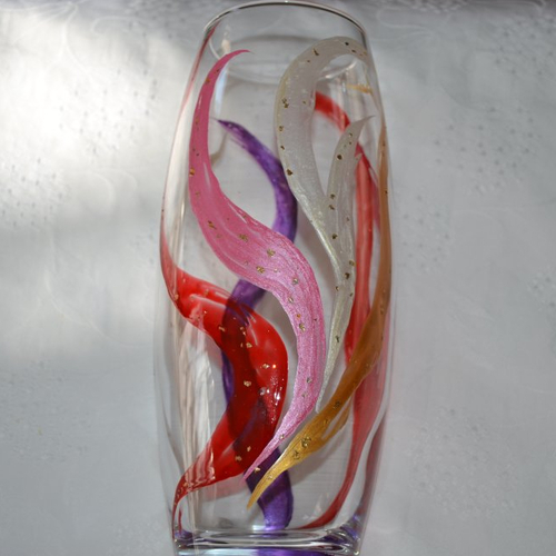 Grand vase en verre peint grandes volutes rouge, rose, blanc nacré, violet et or, style murano