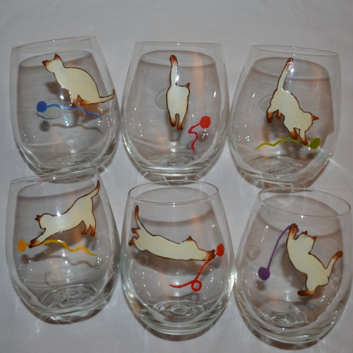 6 verre ronds peints "chats siamois et pelotes de laine multicolores"