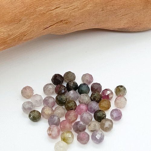 Lot de 40 perles naturelles tourmaline facettée 4mm