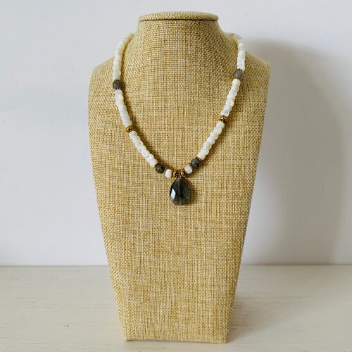 Collier lona (acier inoxydable, nacre et labradorite)