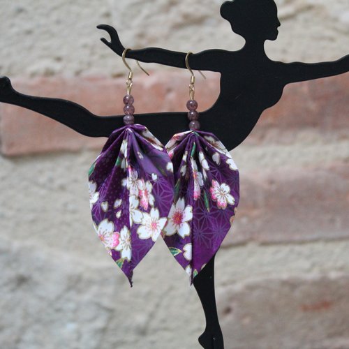 Boucles d'oreilles violet fleurs de cerisier, bijou fait main, papier japonais, lépidolite, oriflow